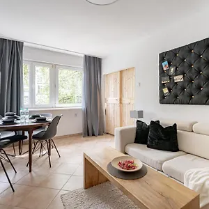 Niceone Number 5 - W Samym Centrum! , Wrocław Polska