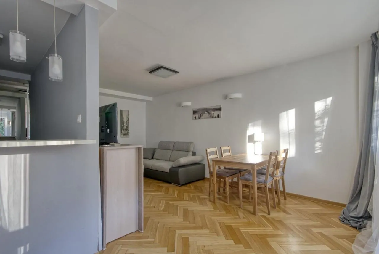 Apartament Aleja 3 Maja 7B By Homeprime Warszawa